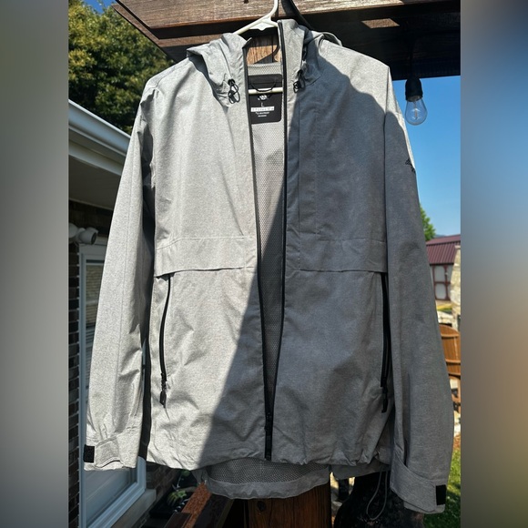 ➡️ ADIDAS Woman’s Lg Climate Proof Terrex Hooded Lightweight Gray Jacket. - Picture 4 of 9
